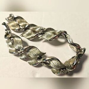 Linser Vintage Chunky Chain Ribbon Link Silver Toned Unique Bracelet 8"